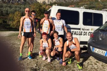GARDA HALFMARATHON : SEBASTIANI – EZIO – STEFANO il podio AVDC – ALDO BRUGNARA 1° DI CAT. – GRANDE SQUADRA 24 ATLETAZZIIIIIIIII GARDA HALFMARATHON : SEBASTIANI – EZIO – STEFANO il podio AVDC – ALDO BRUGNARA 1° DI CAT. – GRANDE SQUADRA 24 ATLETAZZIIIIIIIII