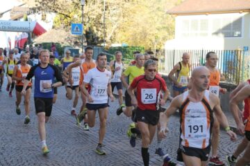 WEINSTRASSENLAUF CORNAIANO: SUPER ZIO 9° ASSOLUTOOOO e 1° di Cat. – SUPER PROFESSOR ALFRED 12° ASSOLUTOOOOO e 2° di Cat. – ENRICOOOO 33° e 3° di cat. – e la ROCCIA ALDO 4° di cat. !!!! SUPER SUPER AVDC PRESENTEEEEE !!!! WEINSTRASSENLAUF CORNAIANO: SUPER ZIO 9° ASSOLUTOOOO e 1° di Cat. – SUPER PROFESSOR ALFRED 12° ASSOLUTOOOOO e 2° di Cat. – ENRICOOOO 33° e 3° di cat. – e la ROCCIA ALDO 4° di cat. !!!! SUPER SUPER AVDC PRESENTEEEEE !!!!