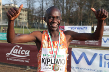 CORRERE 10 KM A 2’40 ….. il diciottenne Jacob Kiplimo LO HA FATTOOOOOO !!!!