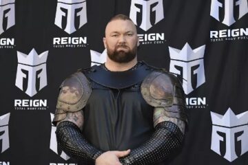 ATLETICA PESANTE: MISTER GREGOR FA IL RECORD DEL MONDO DI SOLLEVAMENTO 501 KG 🏋️♀️ #Zinquequintaieunkilo ATLETICA PESANTE: MISTER GREGOR FA IL RECORD DEL MONDO DI SOLLEVAMENTO 501 KG 🏋️♀️ #Zinquequintaieunkilo