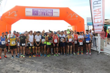 La più grande gara di corsa in salita al mondo: Da 0m slm a 3000m slm – PAOLO DEAVI 13esimooo assolutoooo SPETTACOLOOOOO 💪🧡🖤😍