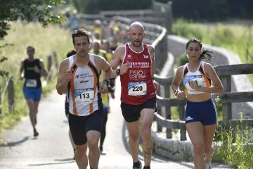 TOUR LAGHI 2024 : prima tappa – vittoria LUNA GIOVANETTI – CHRISTIAN PAOLAZZI e LUCA ZENI I PRIMI AVDCnianiiiii