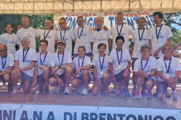 EL GIRO DELE FRAZIOM – Zandonella, Fedrizzi e Rizzolli campioni al Giro de le Fraziom: l’Atletica Valle di Cembra brilla con un bilancio eccezionale EL GIRO DELE FRAZIOM – Zandonella, Fedrizzi e Rizzolli campioni al Giro de le Fraziom: l’Atletica Valle di Cembra brilla con un bilancio eccezionale